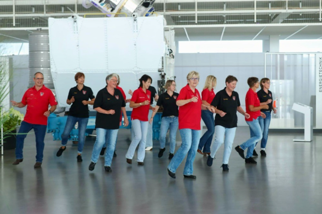 Gelungener Auftritt der VfL-Line Dance-Gruppe im Dornier Museum